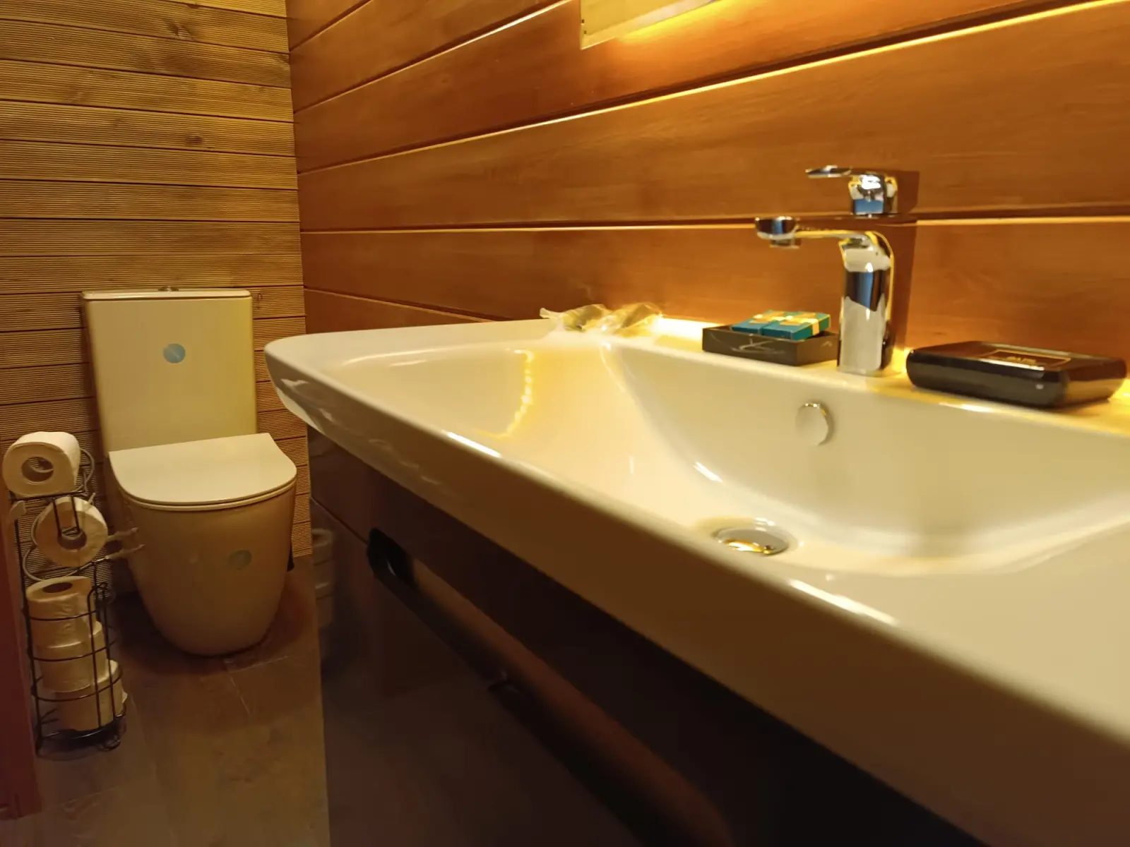 VIP King Suite Bungalow (Heated Pool) detay görseli 1